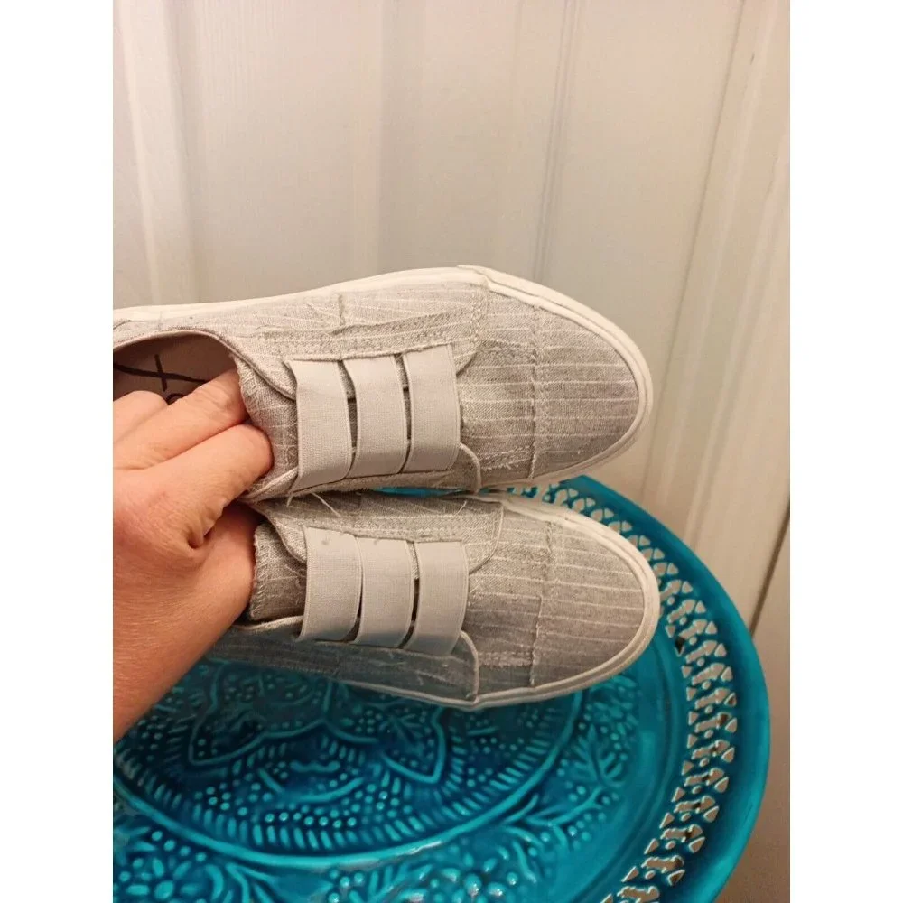 Women's Blowfish Malibu Maura Slip On Gray Stripes Sneakers Size 7.5 M - Picture 10 of 12